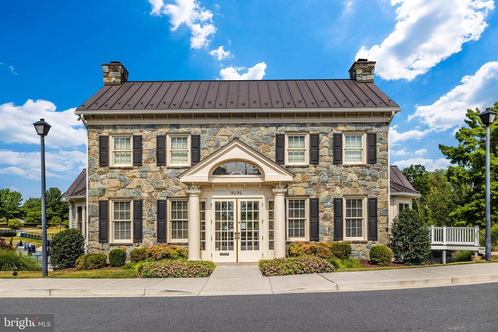 8850 BRIARCLIFF LANE