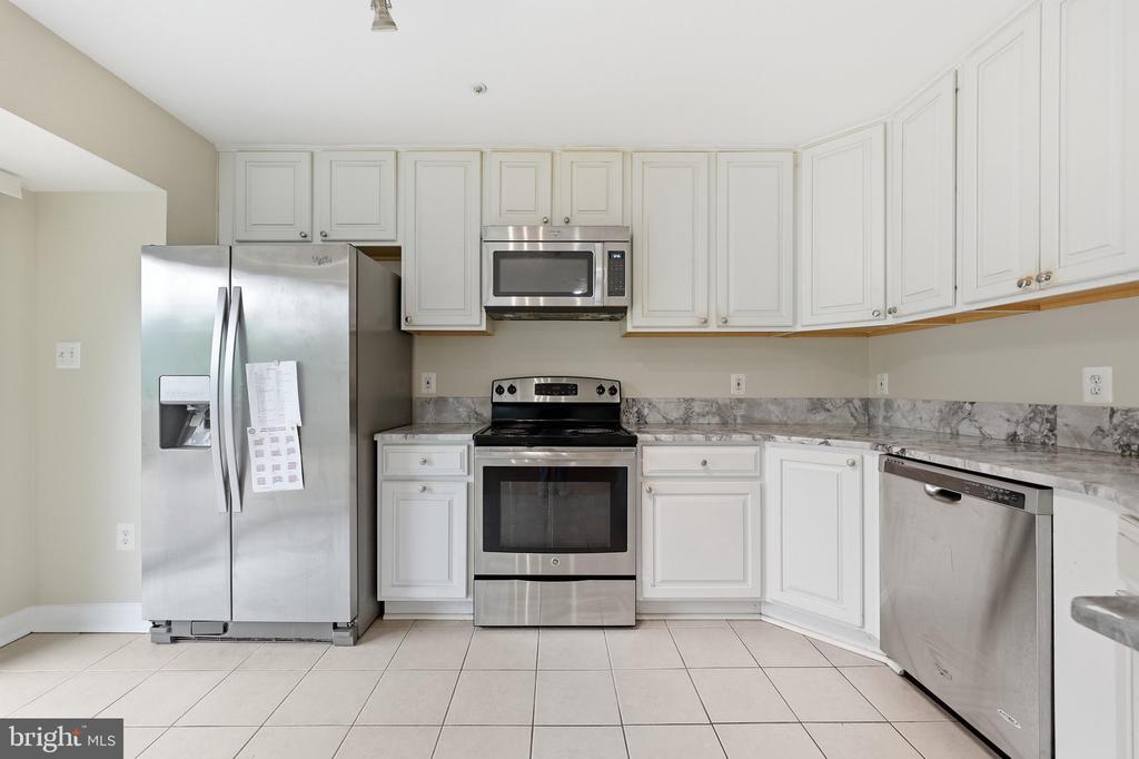 8850 BRIARCLIFF LANE