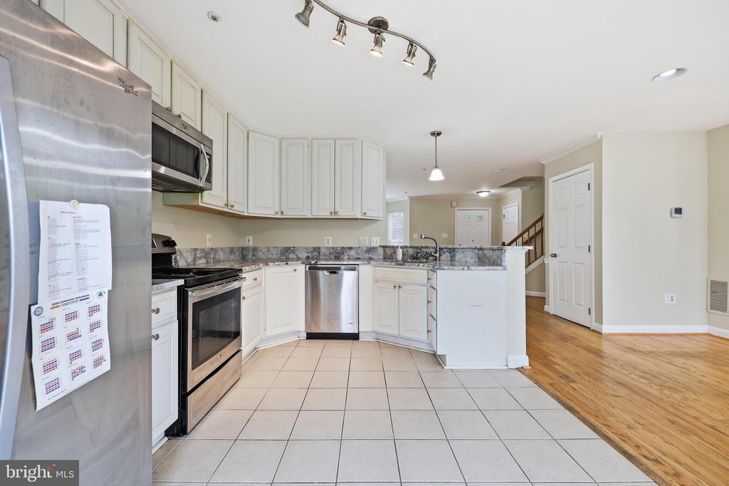 8850 BRIARCLIFF LANE