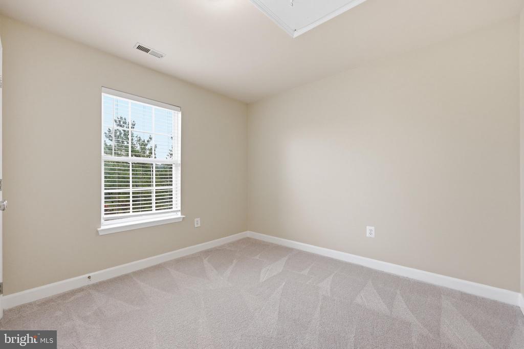 8850 BRIARCLIFF LANE