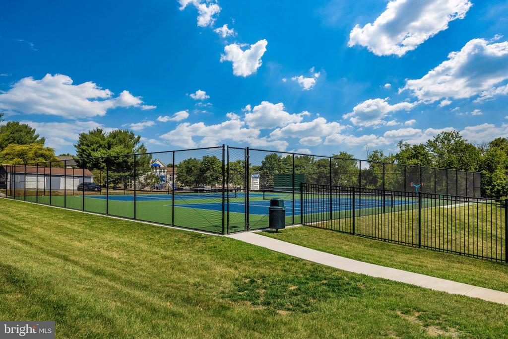 8850 BRIARCLIFF LANE