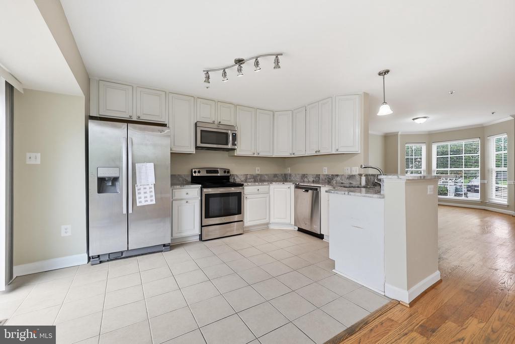 8850 BRIARCLIFF LANE