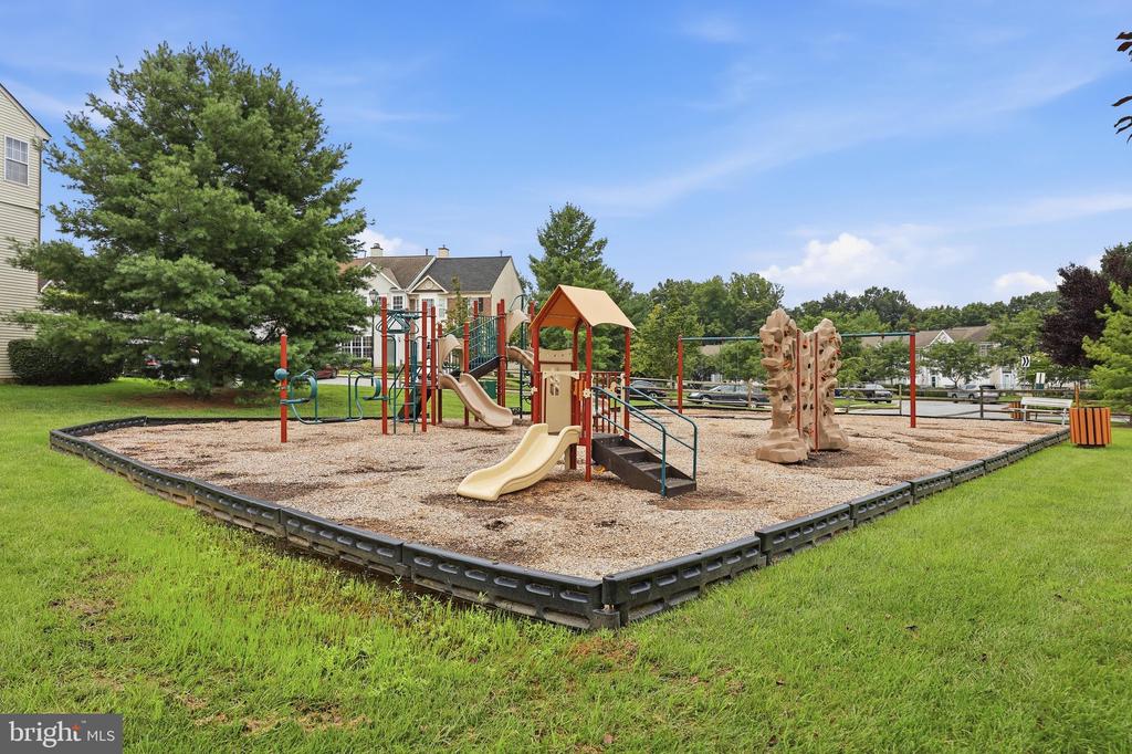 8850 BRIARCLIFF LANE