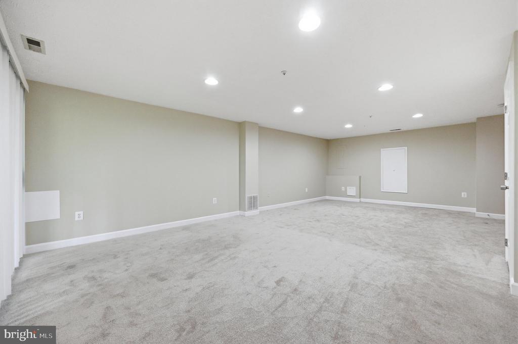 8850 BRIARCLIFF LANE