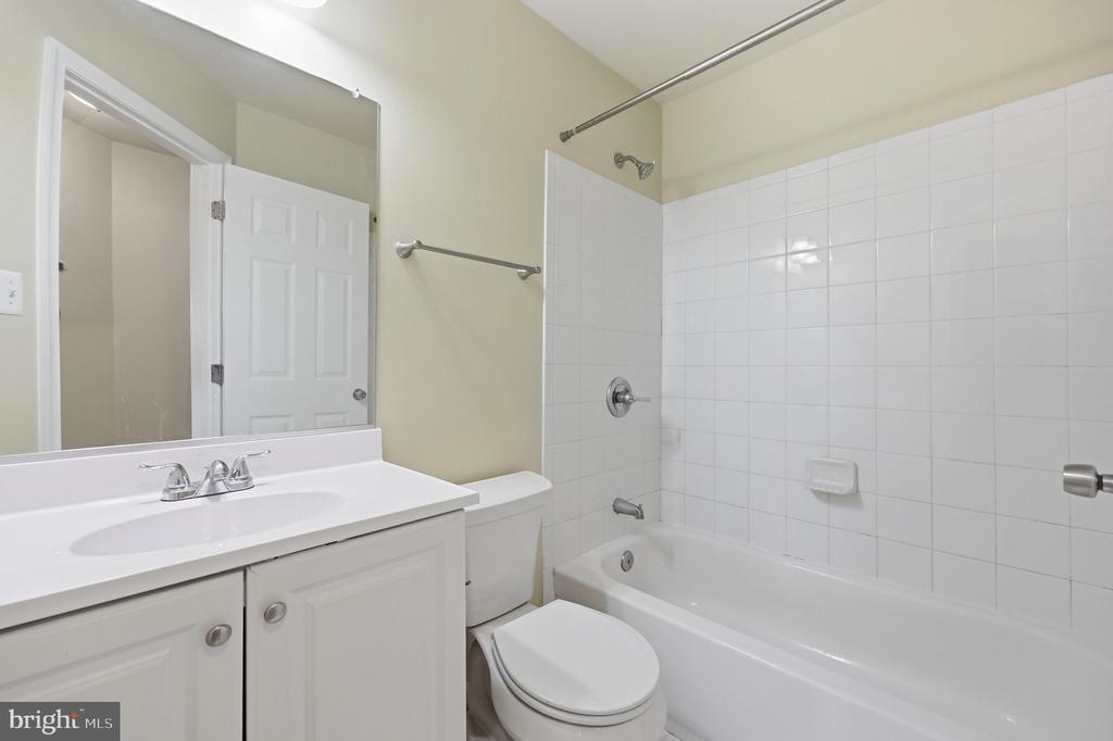 8850 BRIARCLIFF LANE