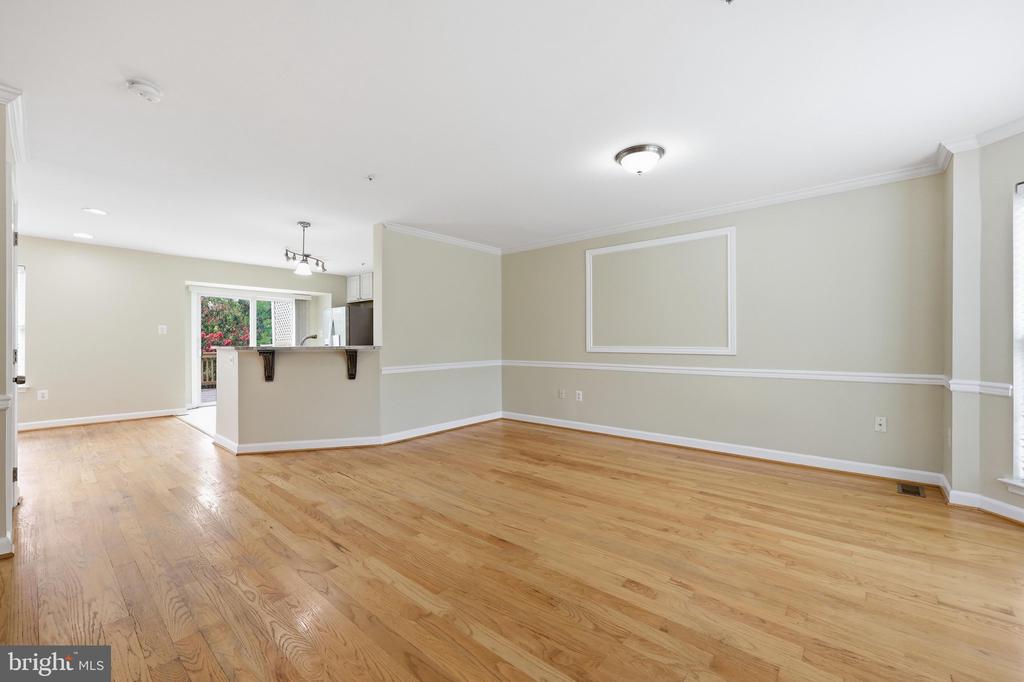 8850 BRIARCLIFF LANE