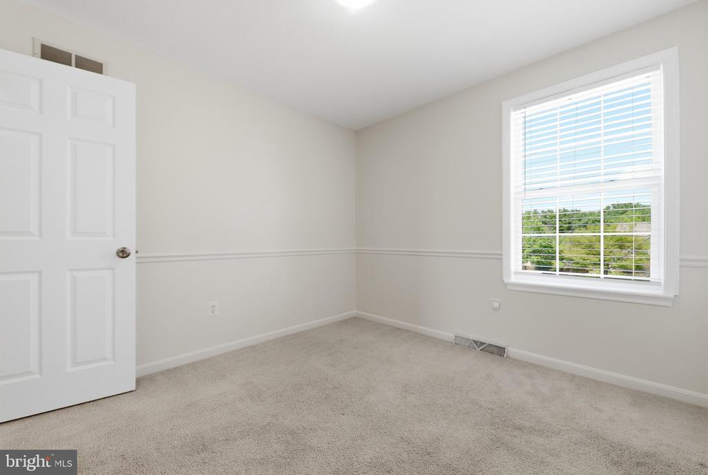 11212 KENT COURT