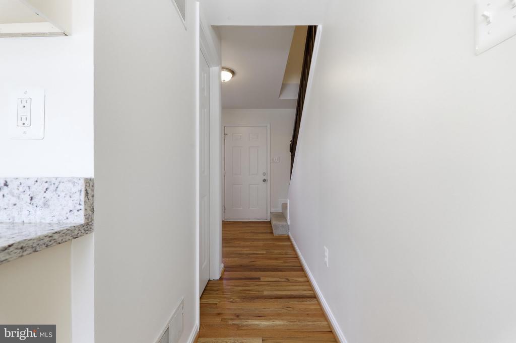 11212 KENT COURT