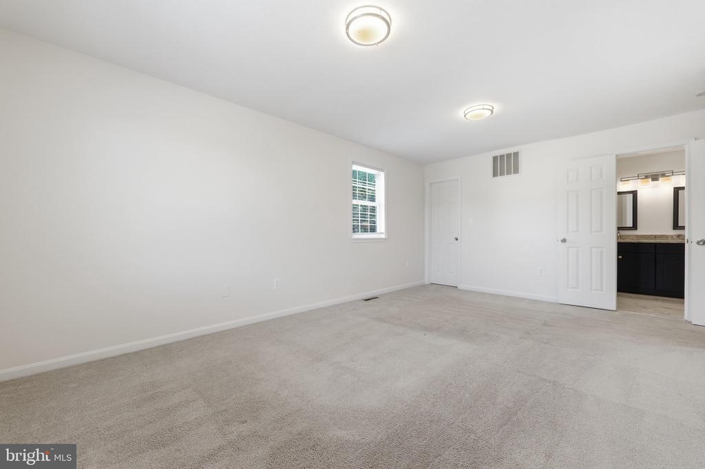 11212 KENT COURT