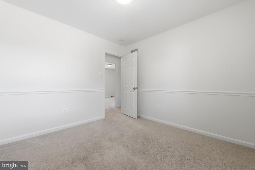 11212 KENT COURT