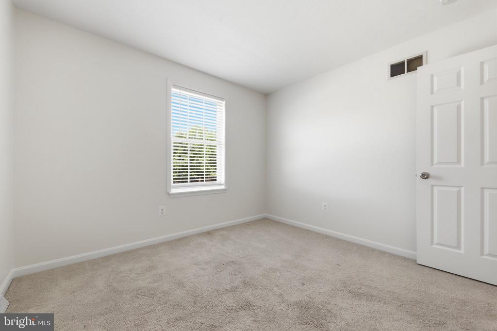11212 KENT COURT