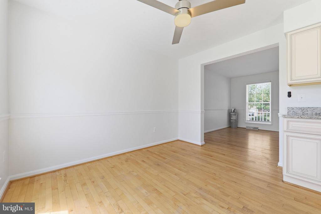11212 KENT COURT