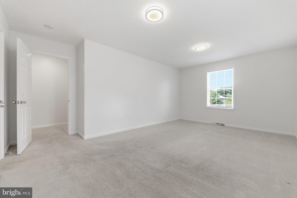 11212 KENT COURT