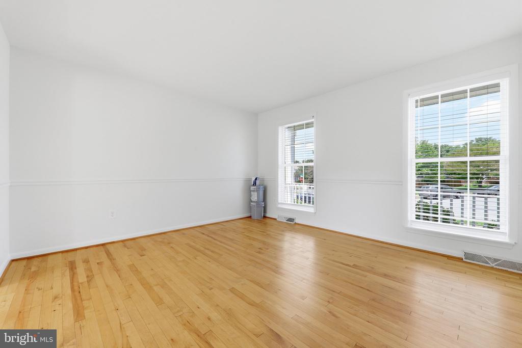 11212 KENT COURT