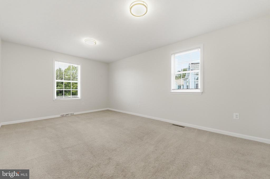 11212 KENT COURT