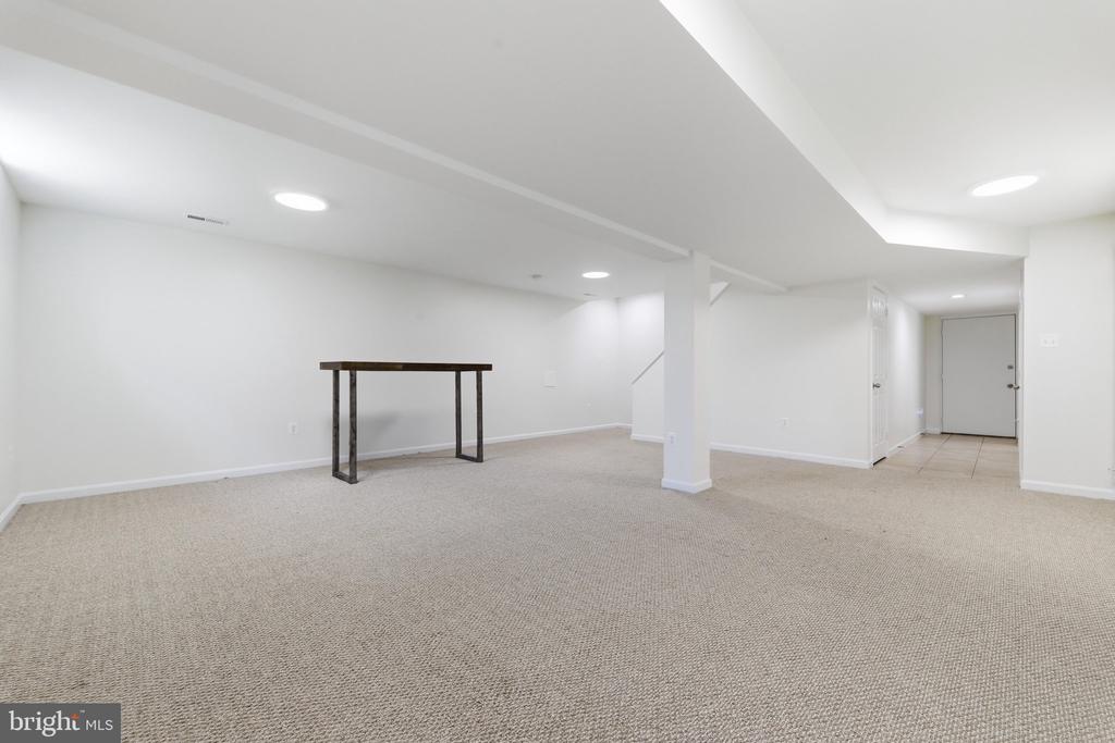 11212 KENT COURT