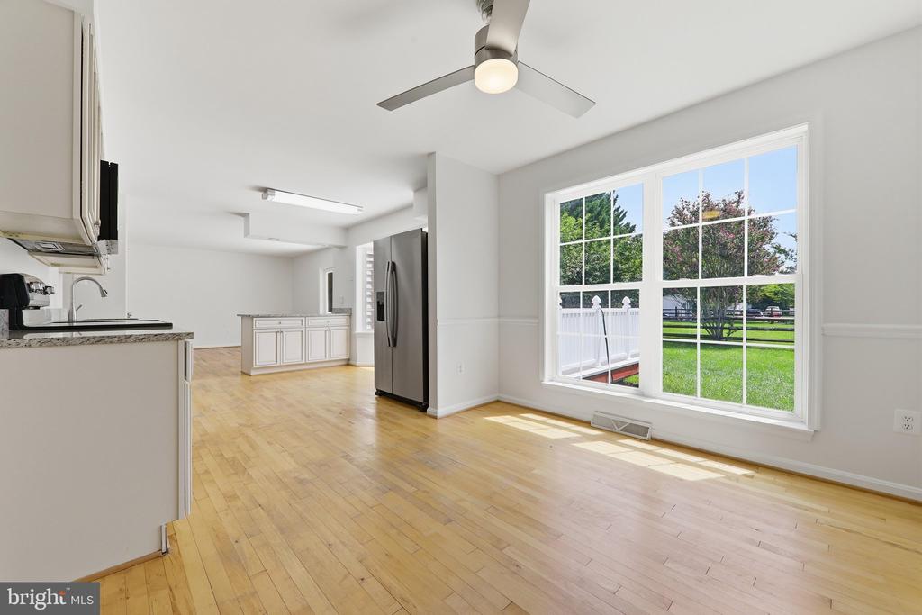 11212 KENT COURT