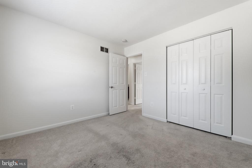 11212 KENT COURT