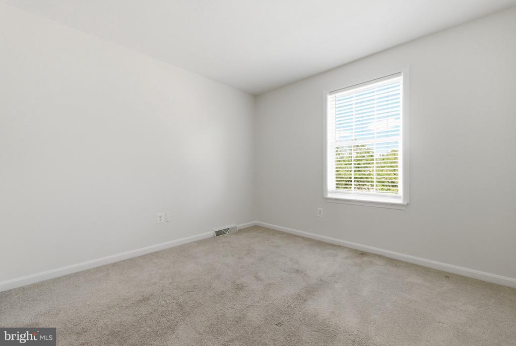 11212 KENT COURT
