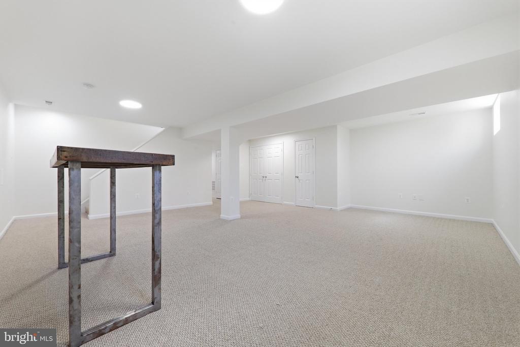 11212 KENT COURT