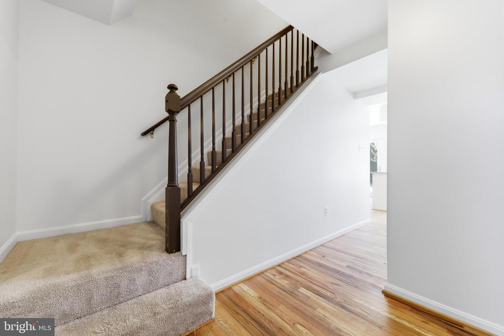 11212 KENT COURT