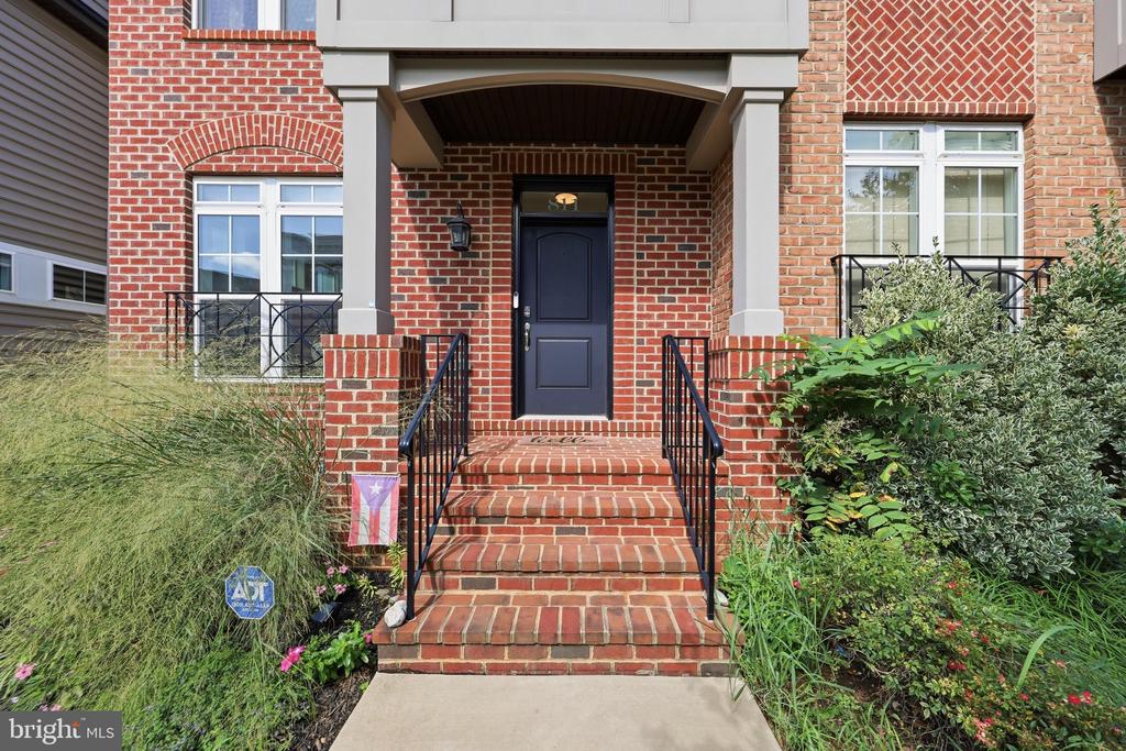 811 LINDLEY ROAD