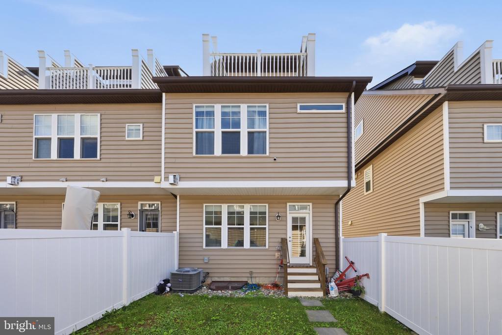 811 LINDLEY ROAD