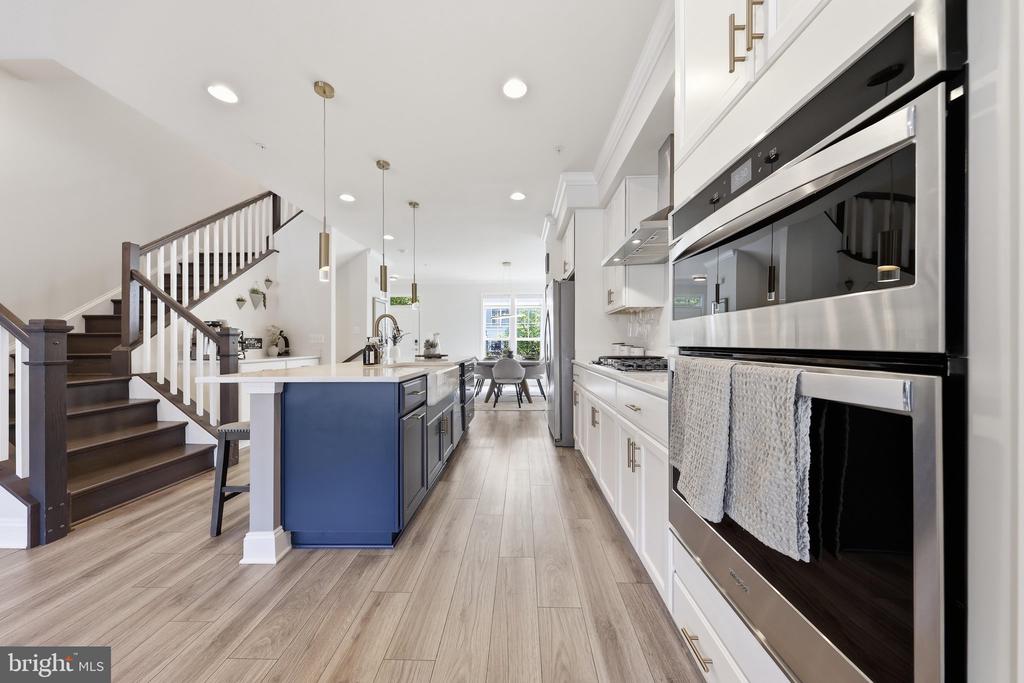 811 LINDLEY ROAD