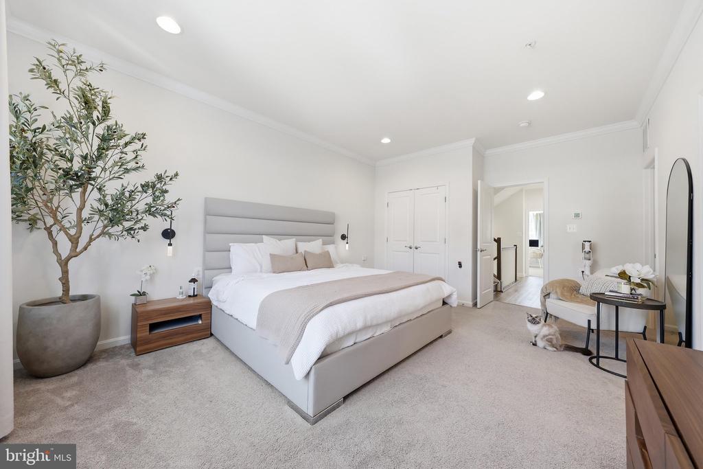 811 LINDLEY ROAD