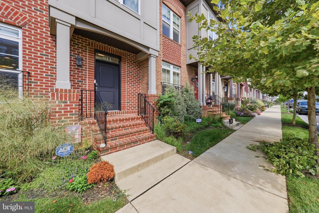 811 LINDLEY ROAD