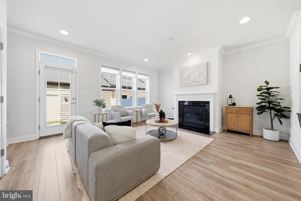811 LINDLEY ROAD