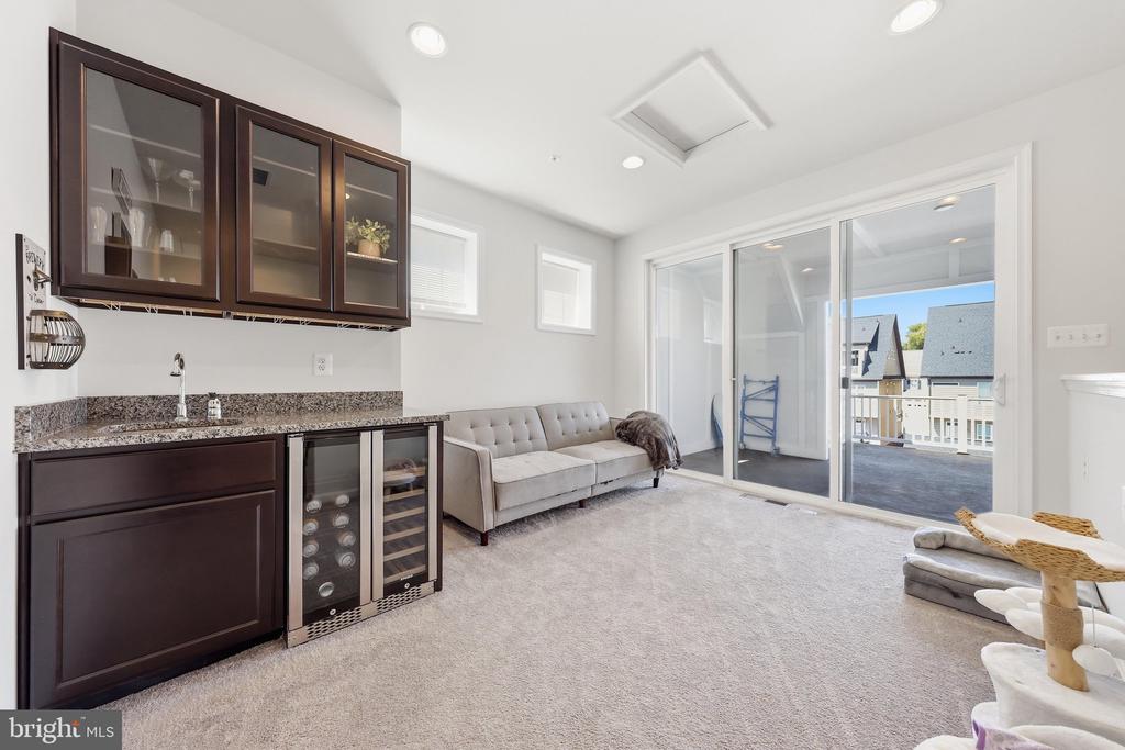 811 LINDLEY ROAD