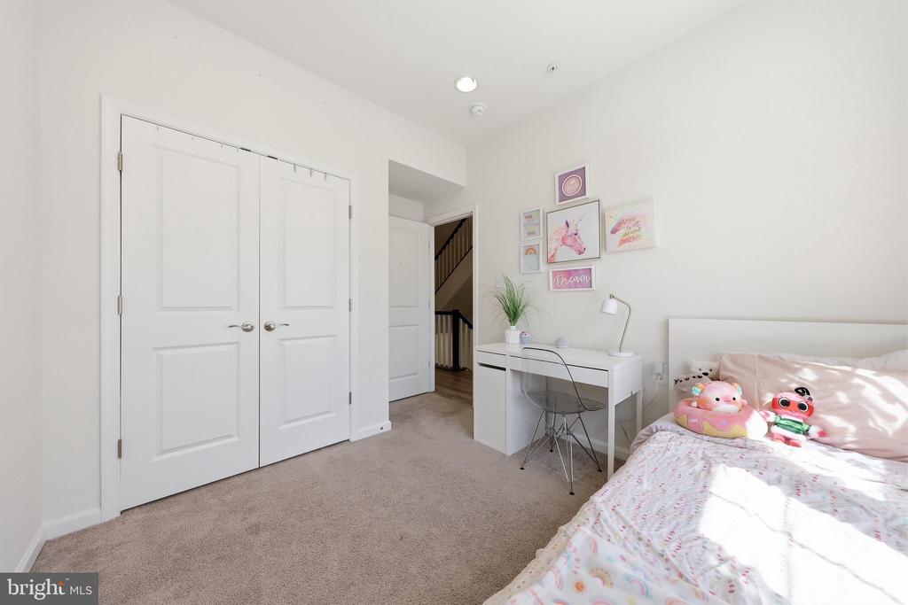 811 LINDLEY ROAD