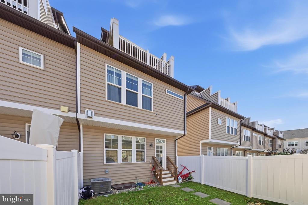 811 LINDLEY ROAD
