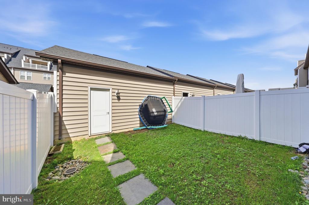 811 LINDLEY ROAD