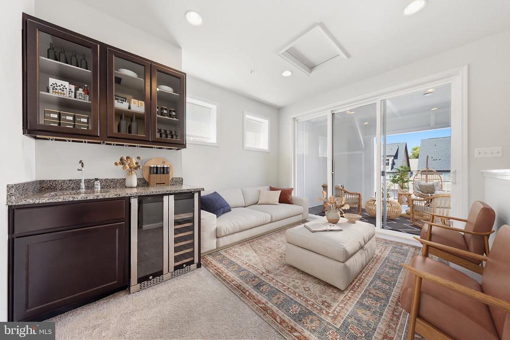 811 LINDLEY ROAD