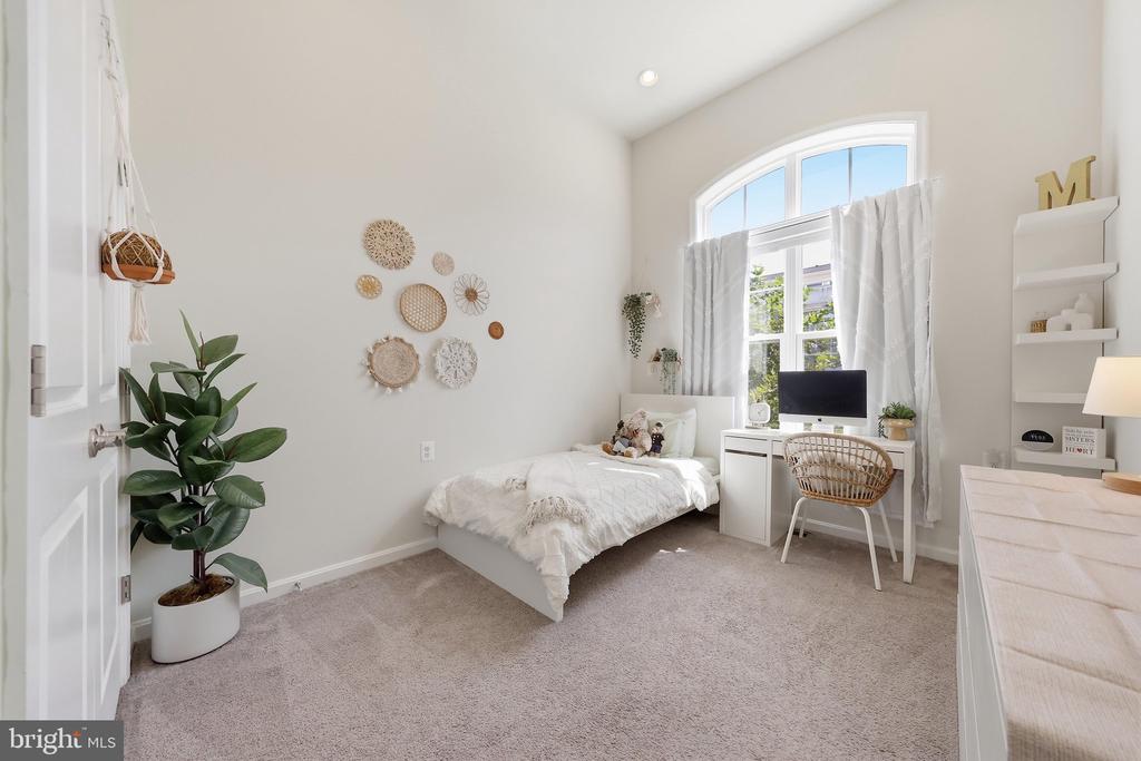 811 LINDLEY ROAD