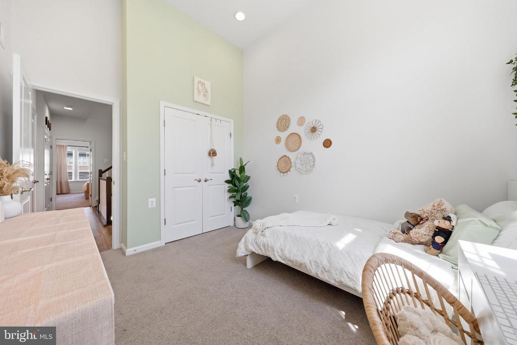 811 LINDLEY ROAD