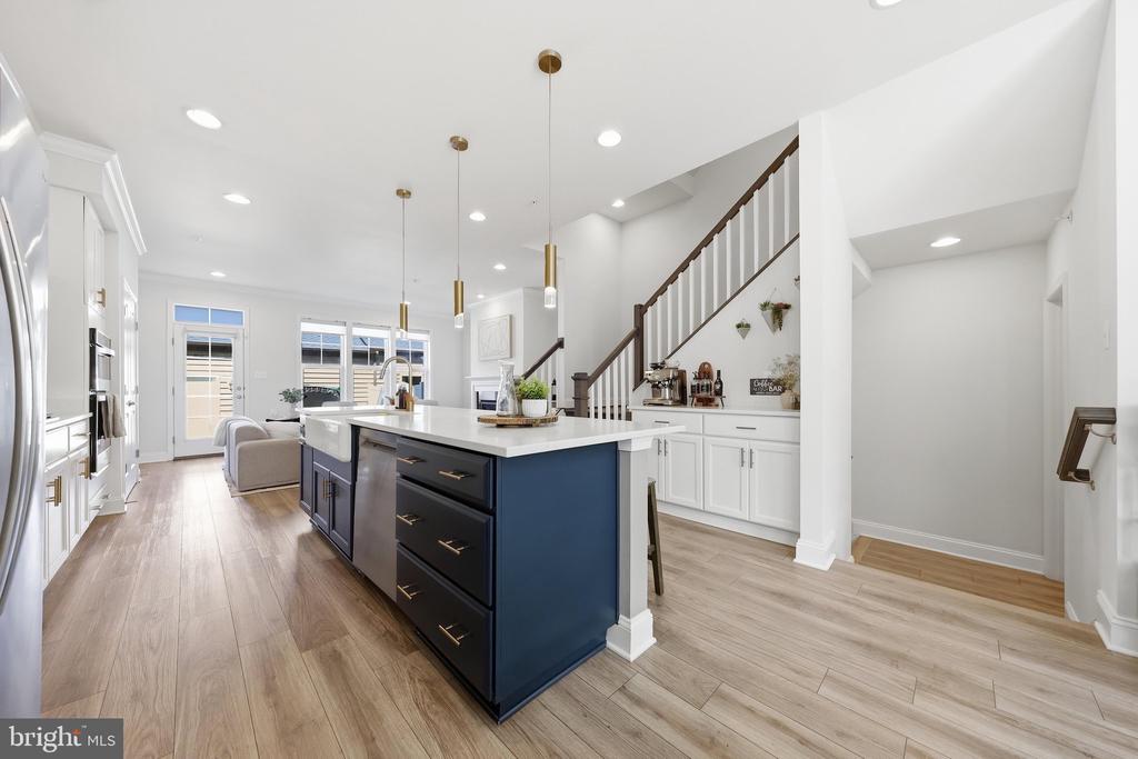 811 LINDLEY ROAD