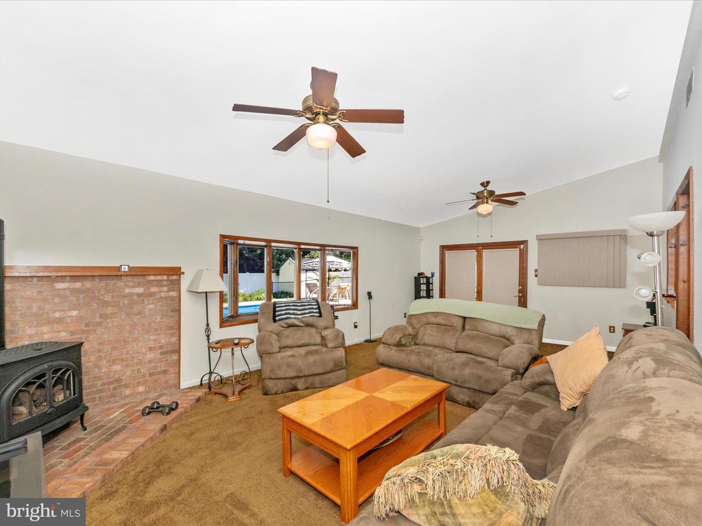 15211 NOBLEWOOD LANE