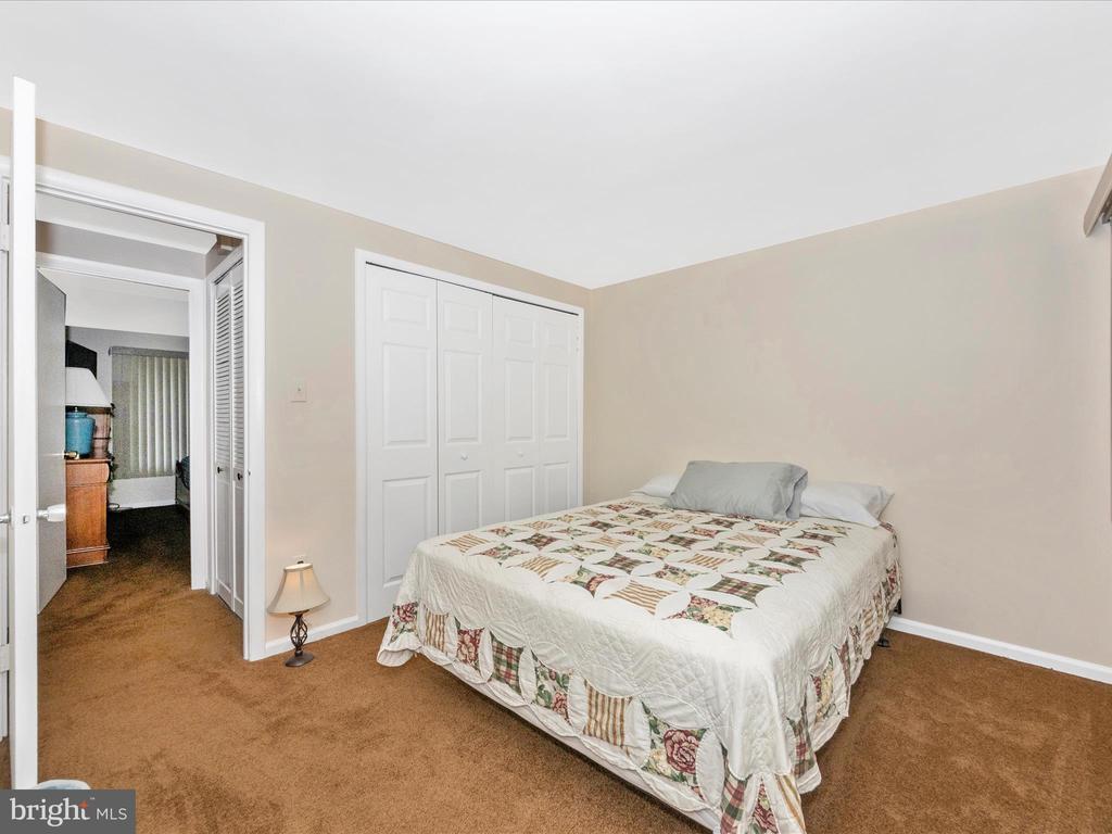15211 NOBLEWOOD LANE