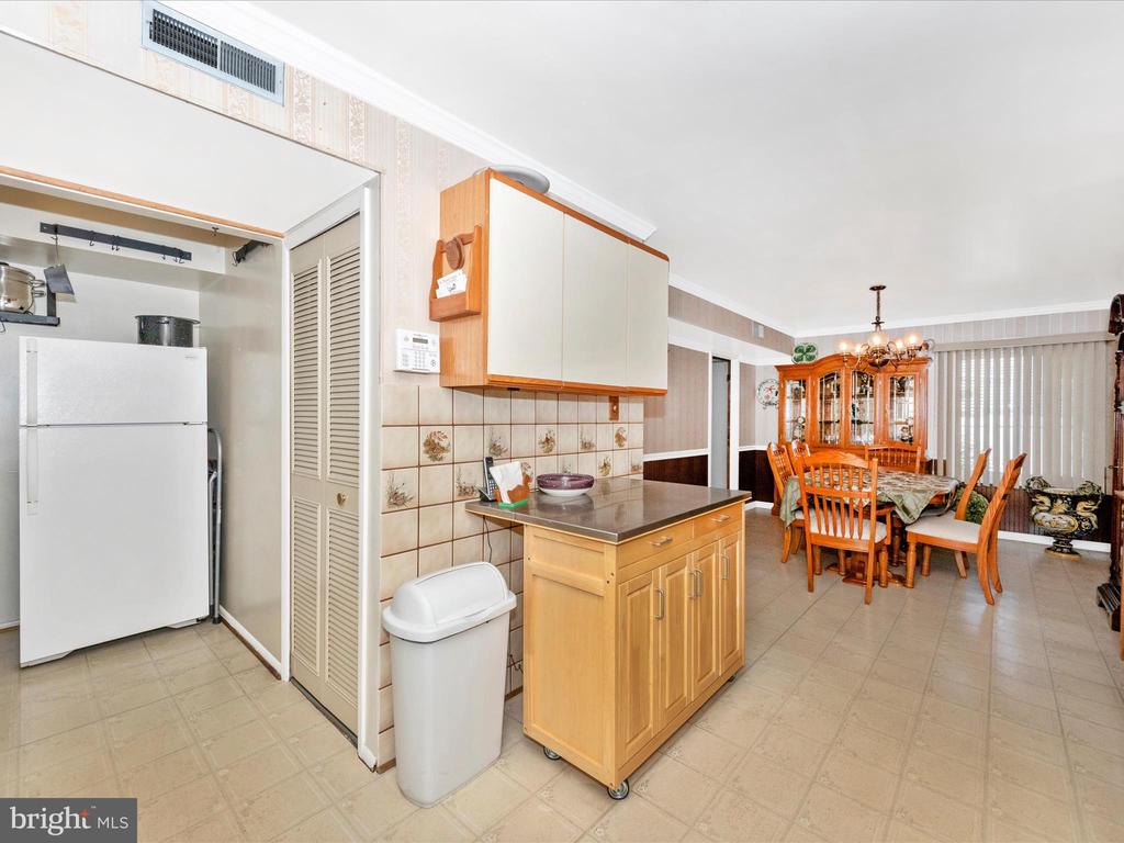 15211 NOBLEWOOD LANE