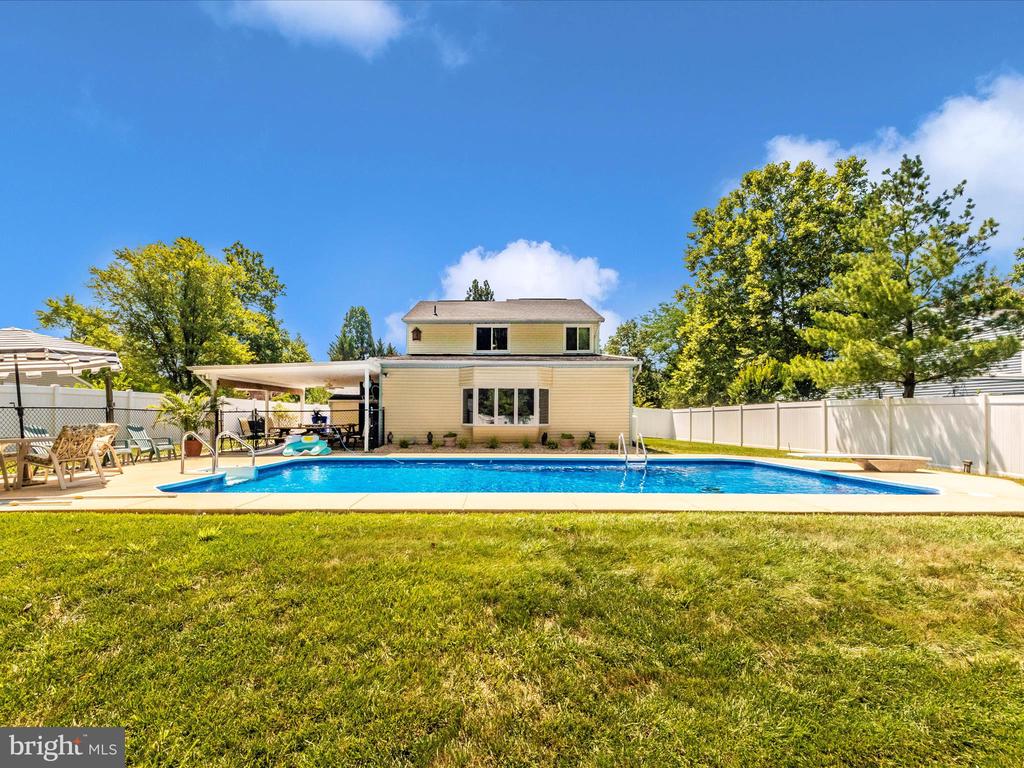 15211 NOBLEWOOD LANE