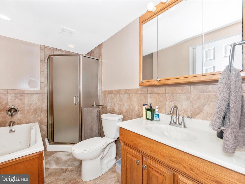 15211 NOBLEWOOD LANE