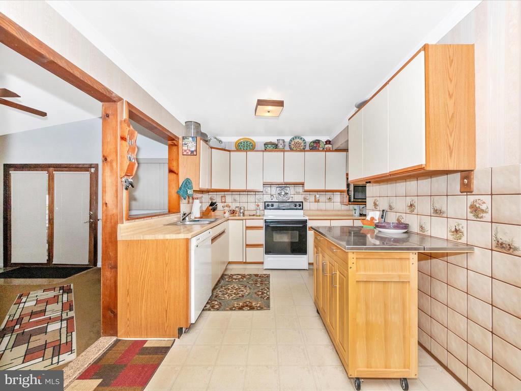 15211 NOBLEWOOD LANE
