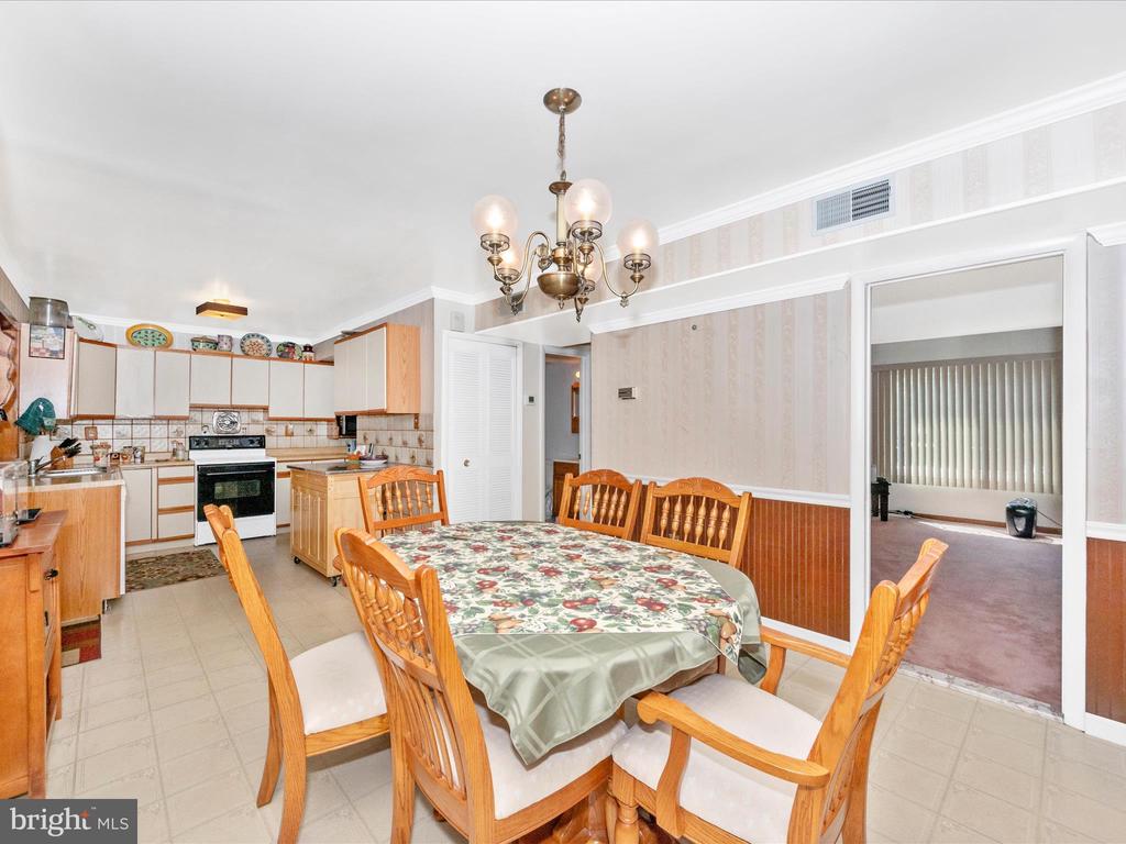 15211 NOBLEWOOD LANE