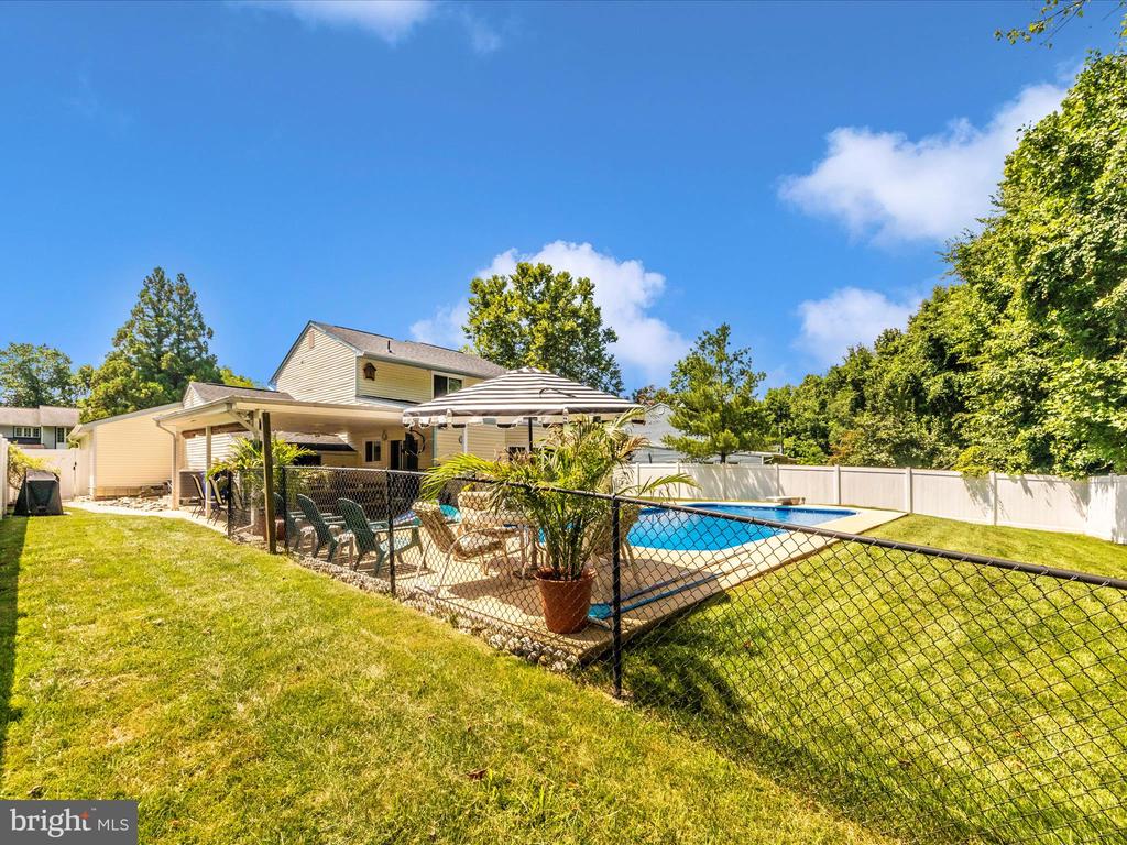 15211 NOBLEWOOD LANE