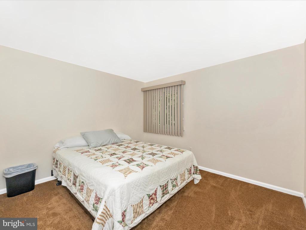 15211 NOBLEWOOD LANE