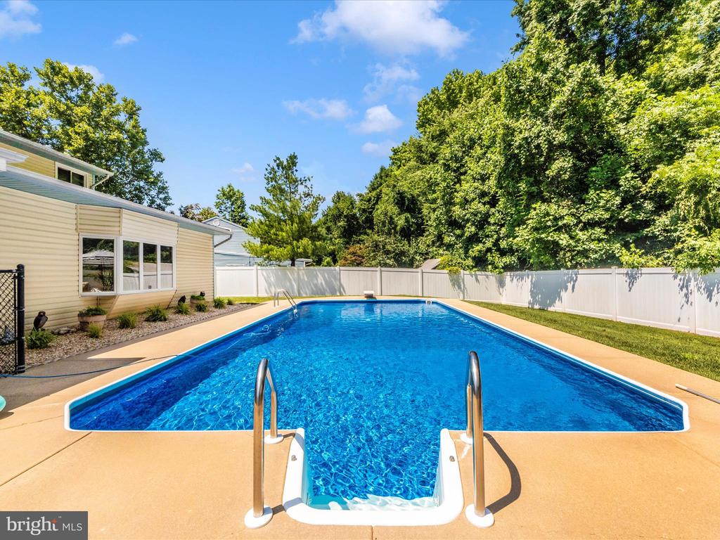 15211 NOBLEWOOD LANE