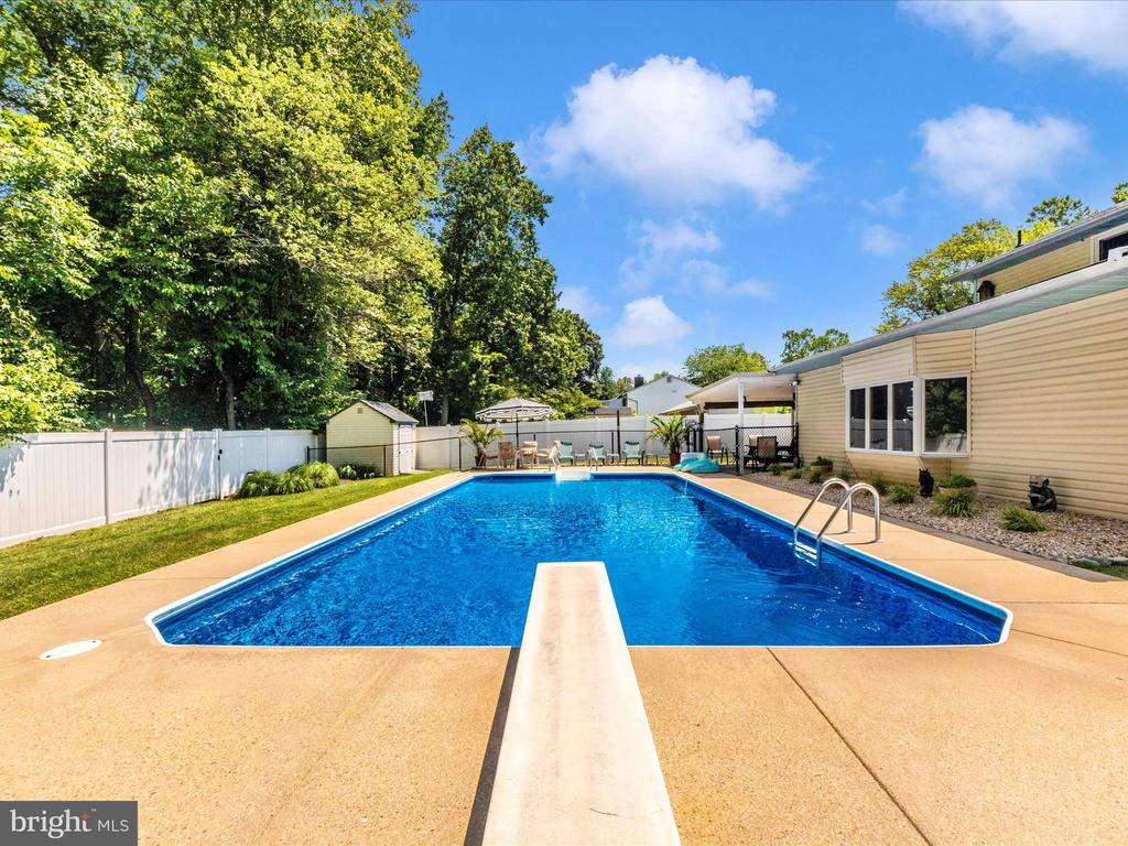 15211 NOBLEWOOD LANE